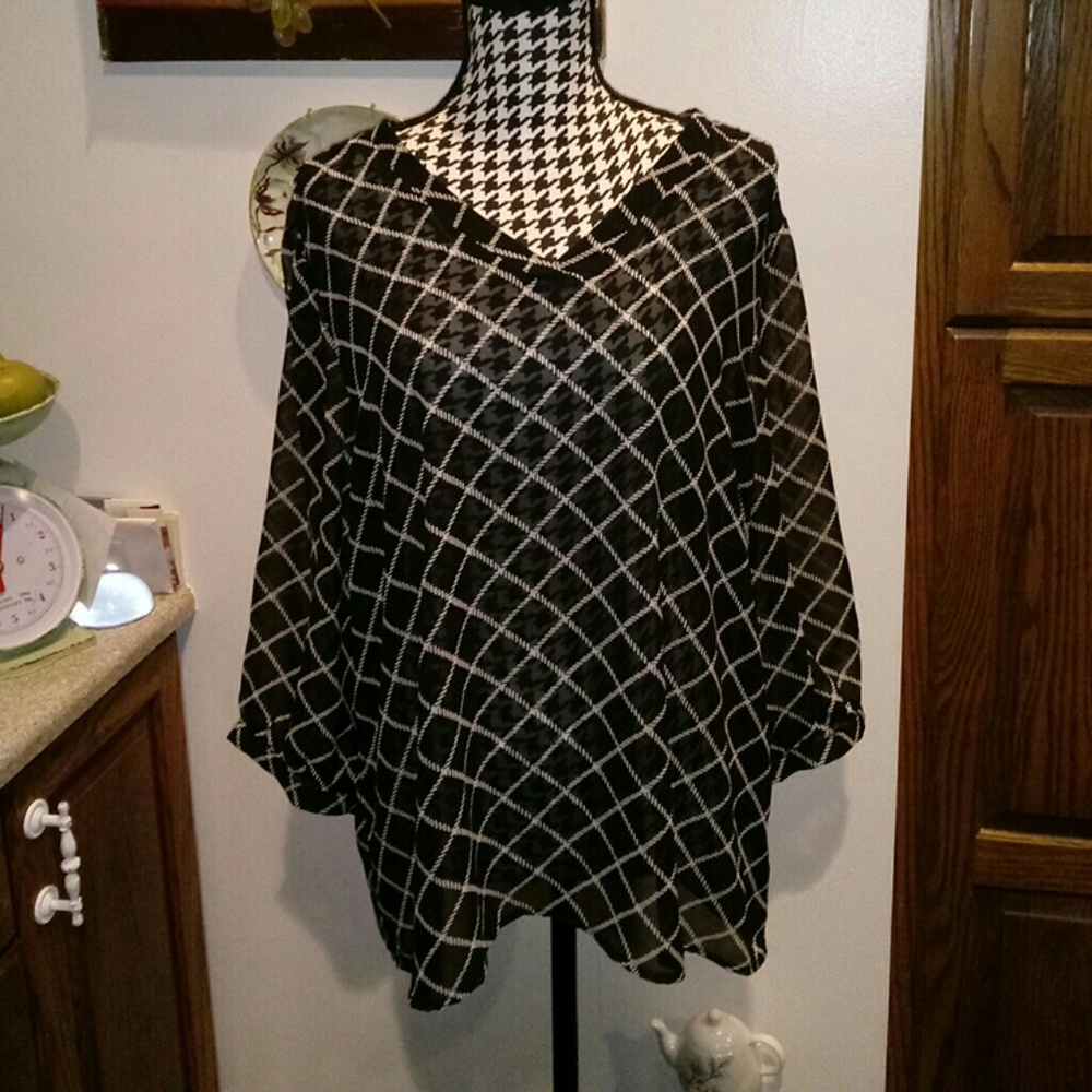 Old Navy Sheer 100% Black & White Blouse Size XL
